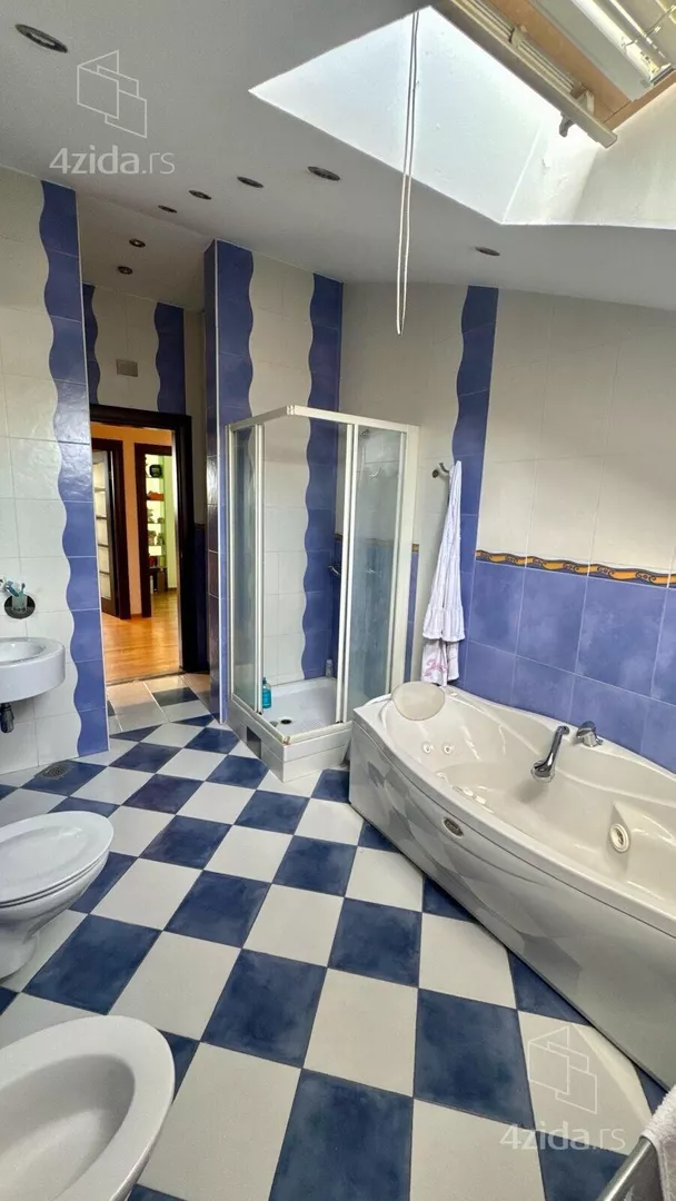 Petoiposoban stan | 4zida