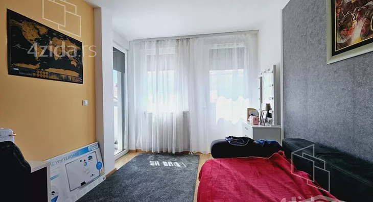 Petosoban stan | 4zida