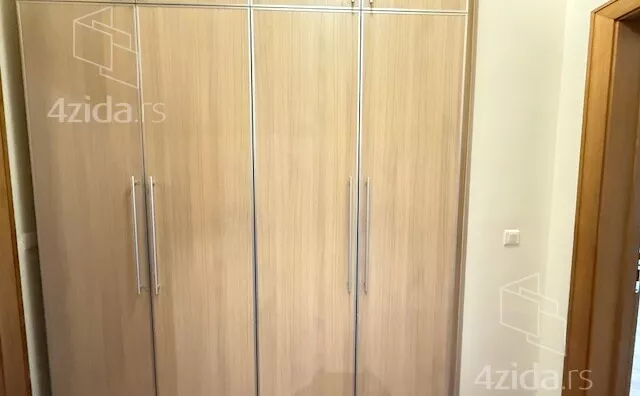 Šestosoban stan | 4zida