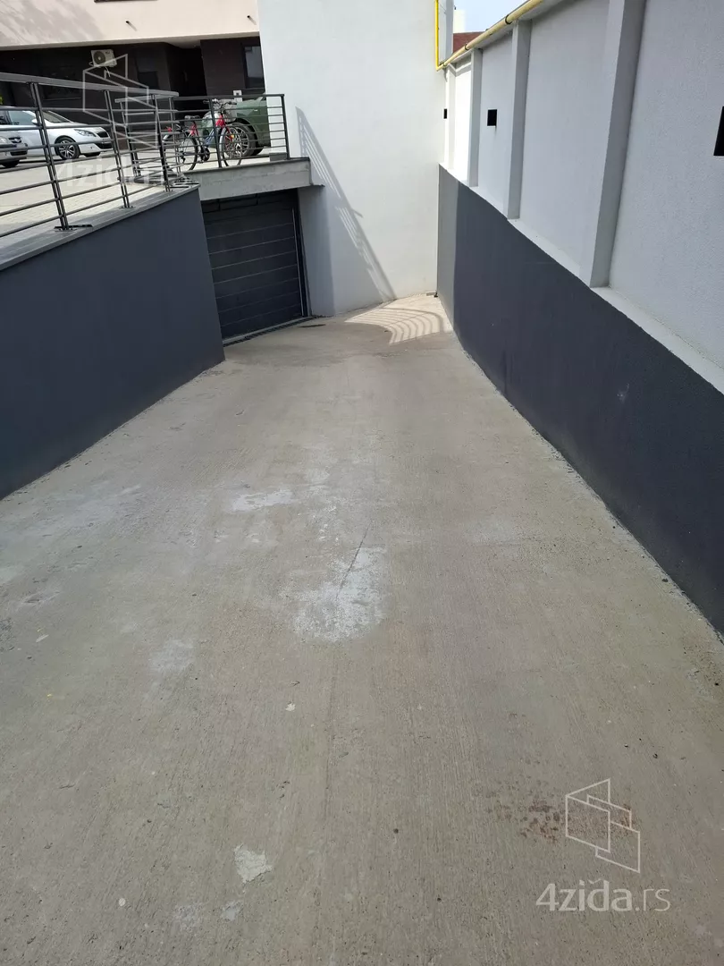 Garaža | 4zida