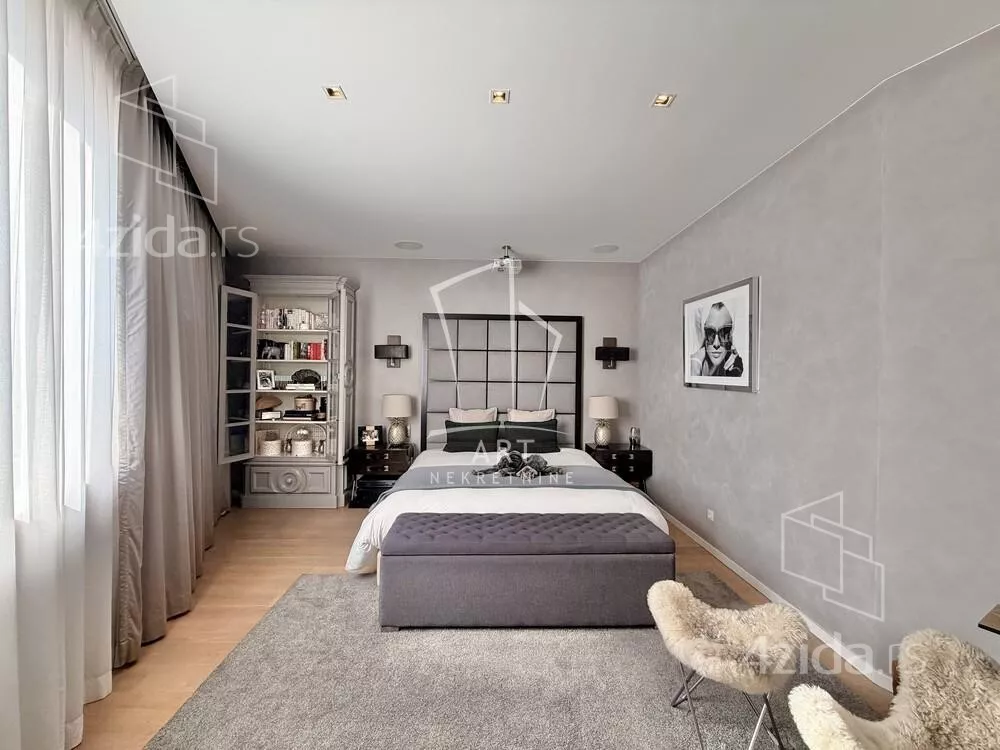 Šestoiposoban stan | 4zida