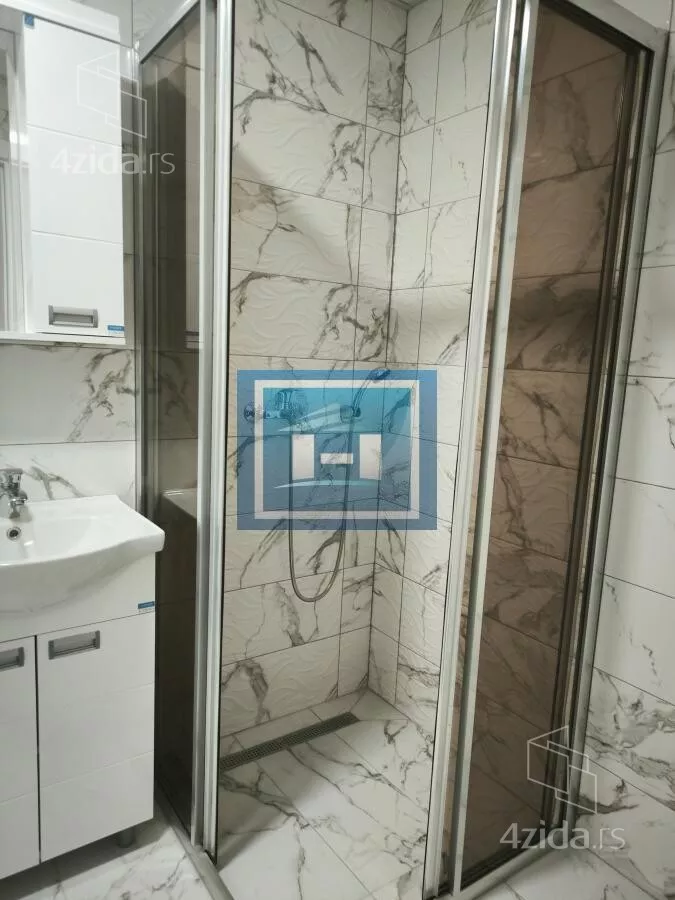 Šestosoban stan | 4zida