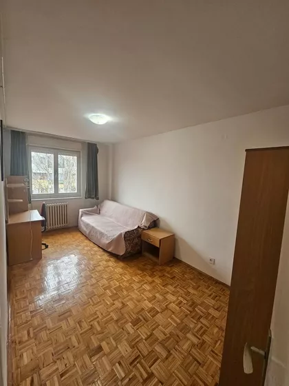 Milana Vujaklije | 4zida.rs