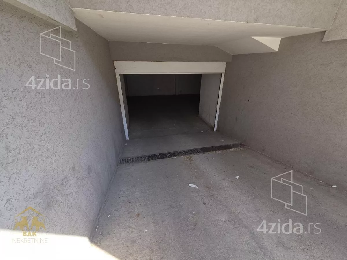 Garaža | 4zida