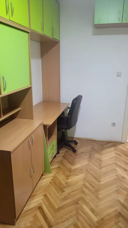 Vladana Desnice 9 | 4zida.rs