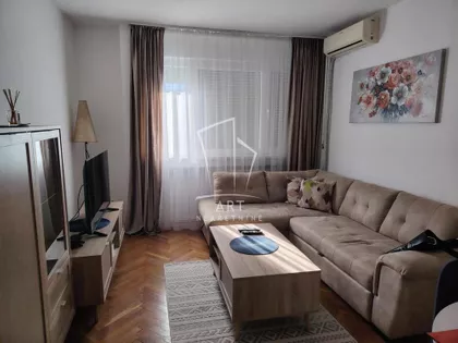 Poenkareova | 4zida.rs