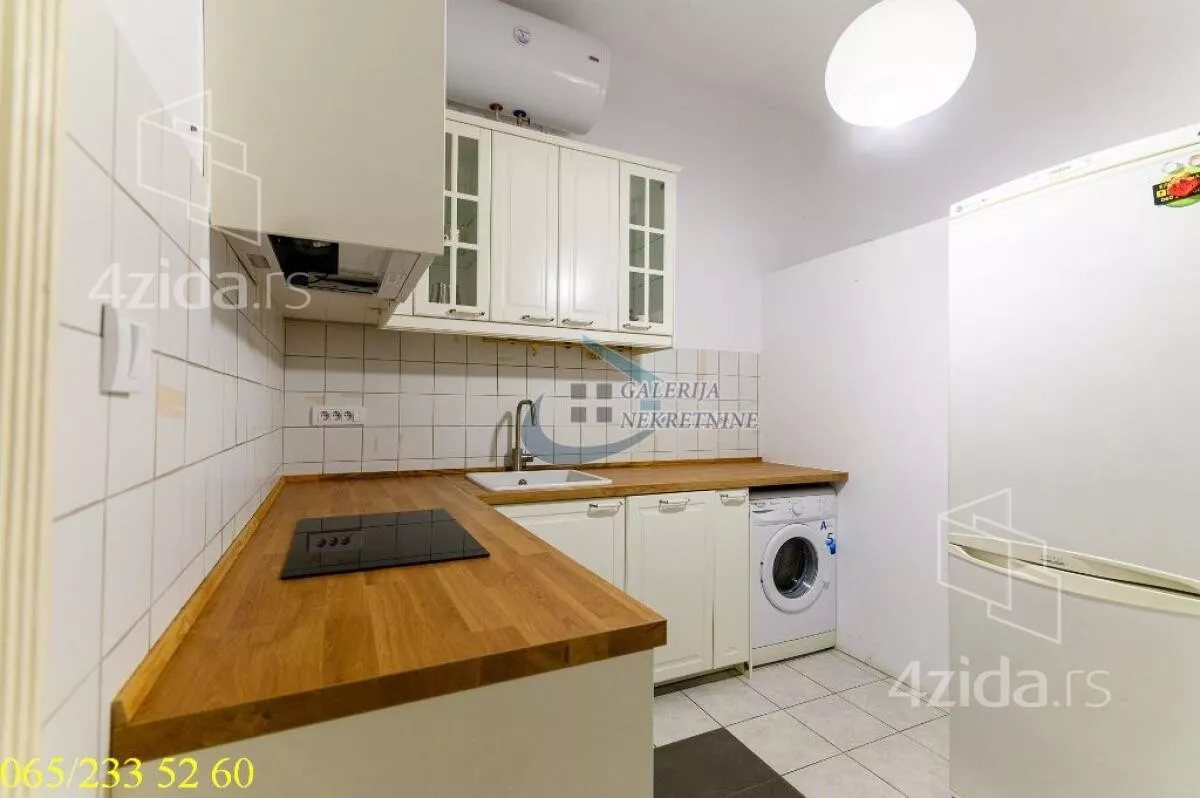 Četvoroiposoban stan | 4zida