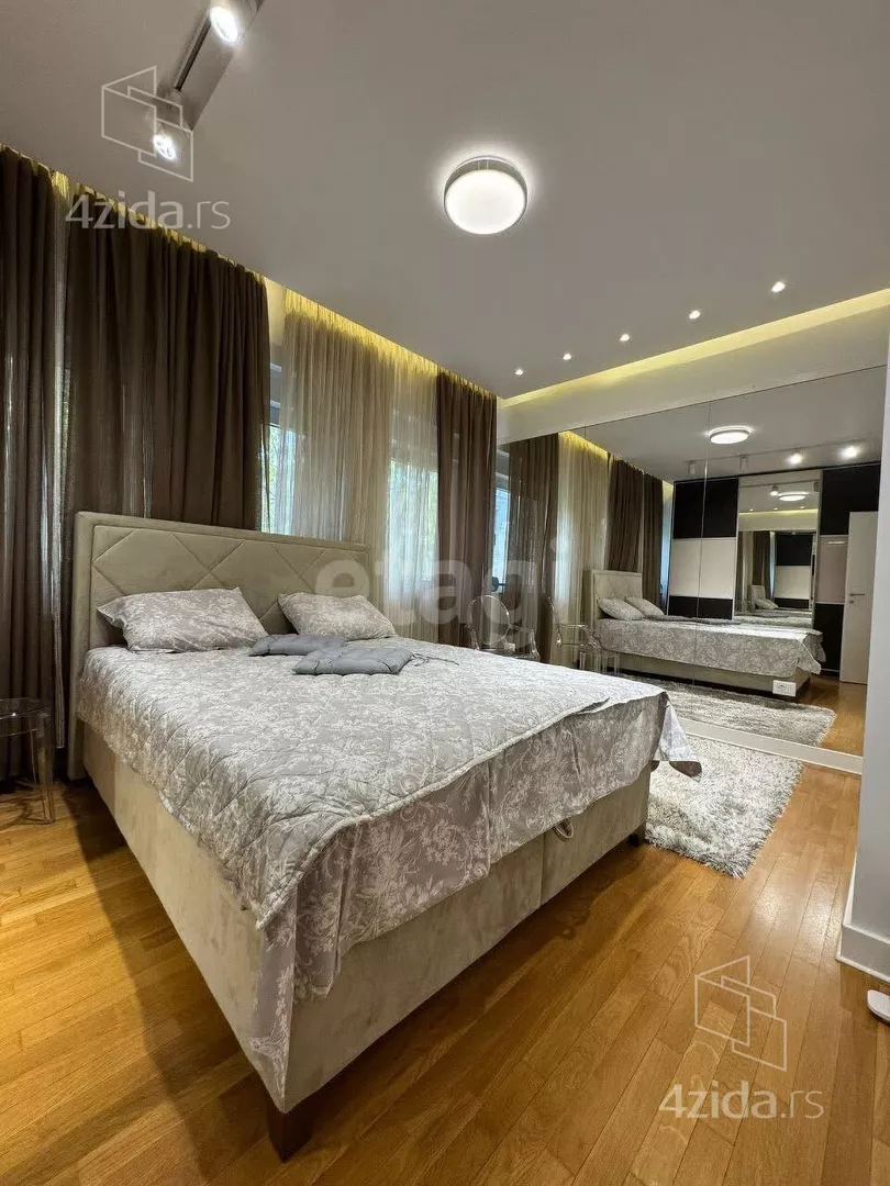 Šestosoban stan | 4zida