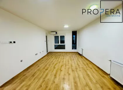 Jovana Ćirića | 4zida.rs