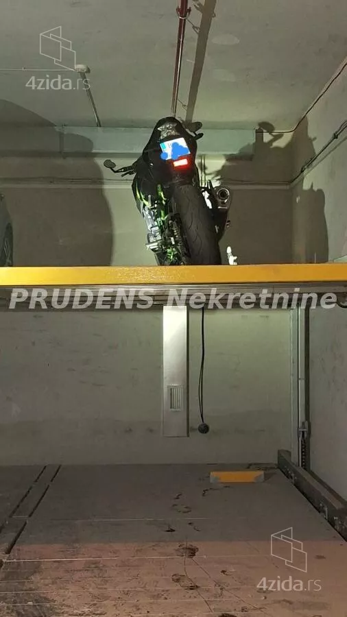 Garaža/Parking | 4zida