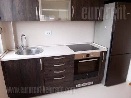 CRVENI KRST | 4zida.rs