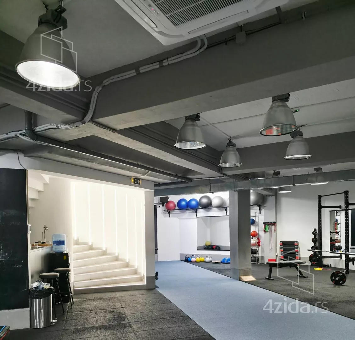 Poslovni prostor | 4zida