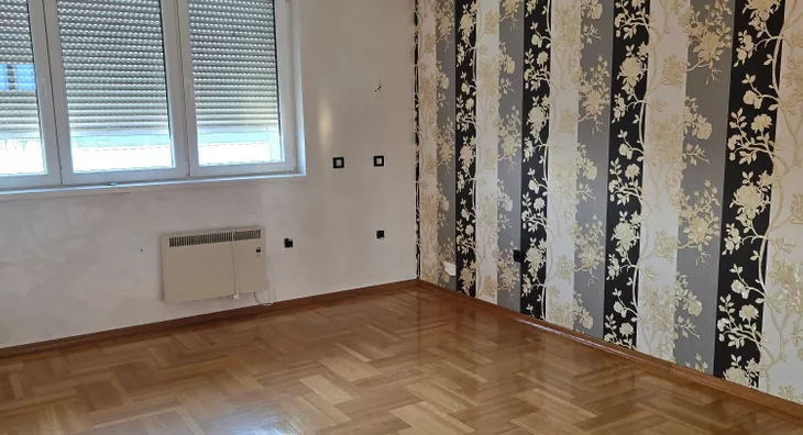 Šestosoban stan | 4zida