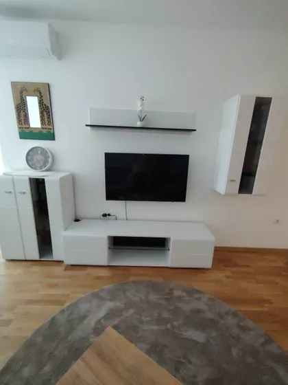 Bulevar Nemanjića 89 | 4zida.rs