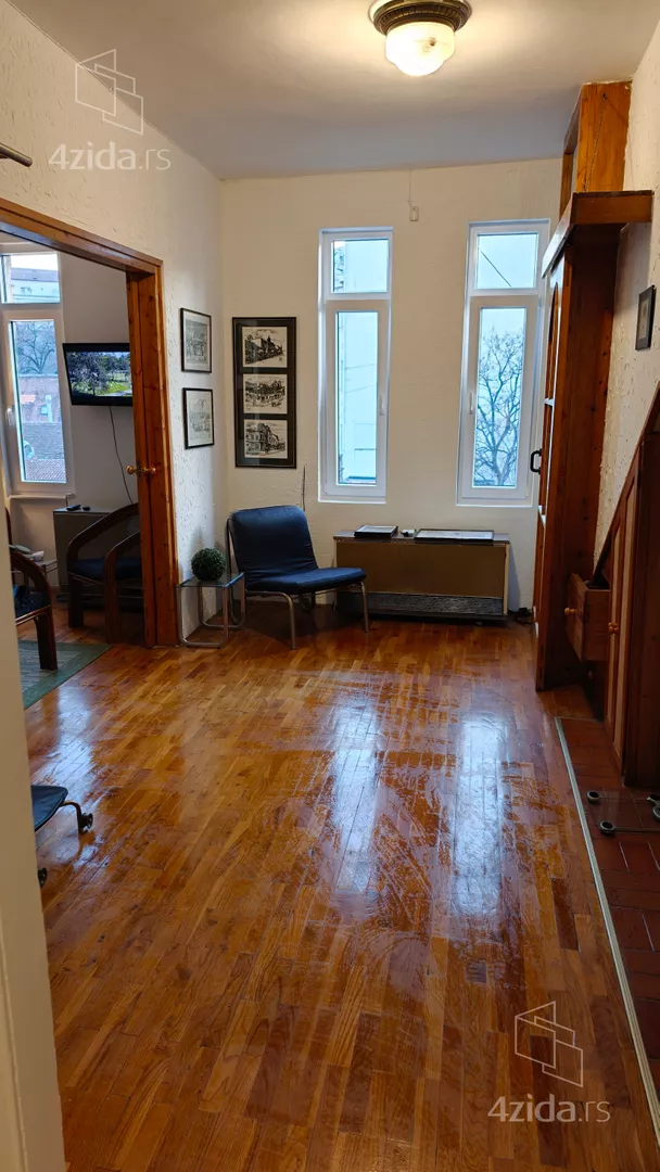 Četvoroiposoban stan | 4zida