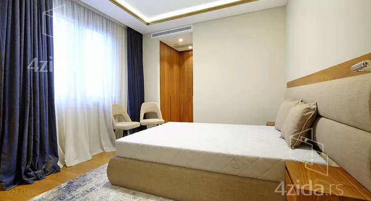 Šestosoban stan | 4zida