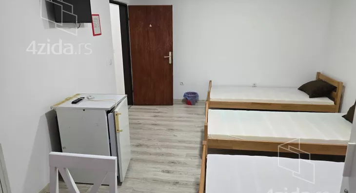 Šestosoban stan | 4zida