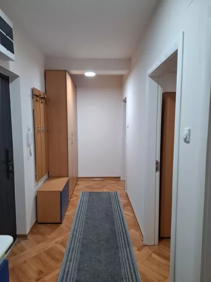 Jesenjinova 12b | 4zida.rs