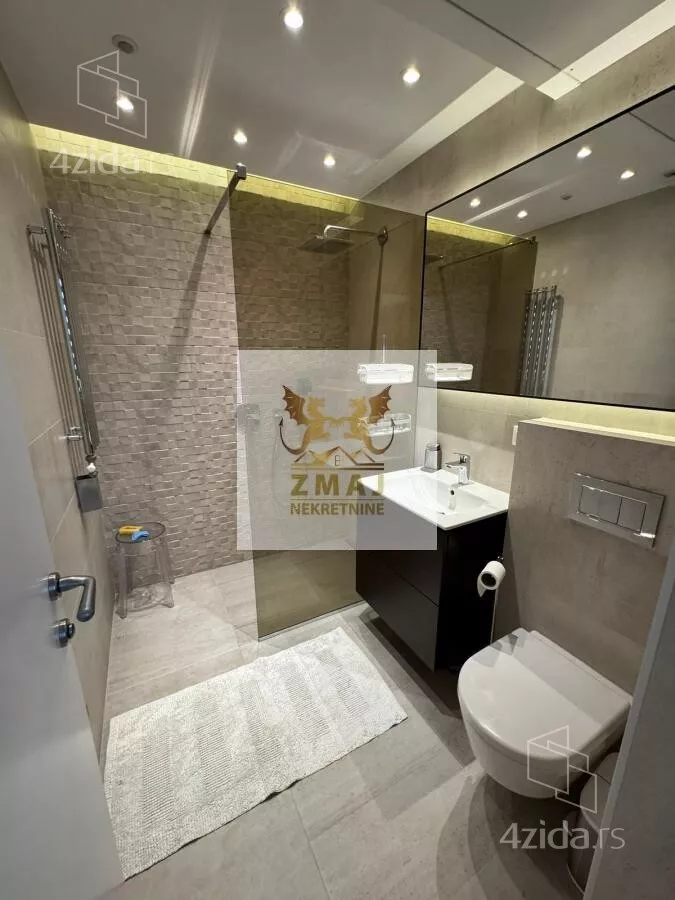 Sedmosoban stan | 4zida