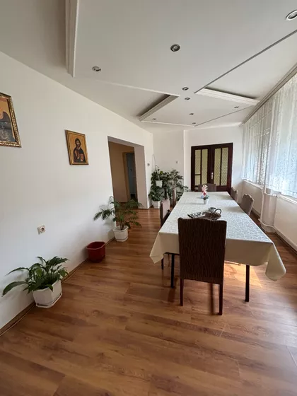 Rumenka | 4zida.rs