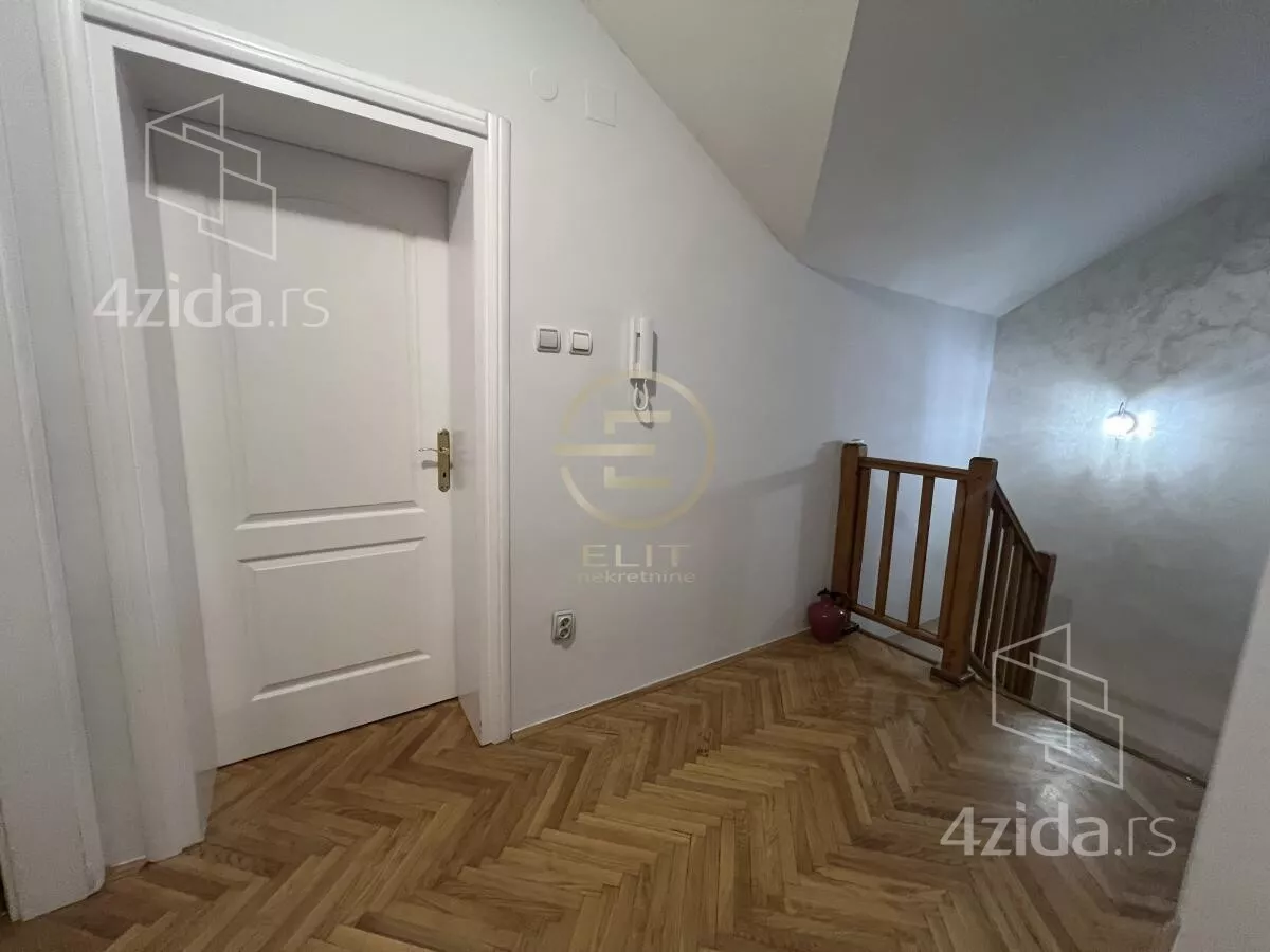 Četvoroiposoban stan | 4zida