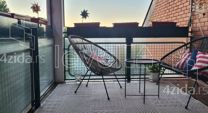 Troiposoban stan | 4zida