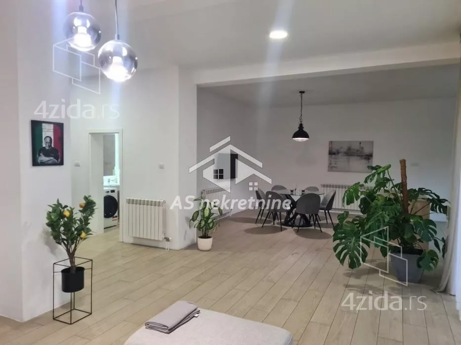 Šestosoban stan | 4zida