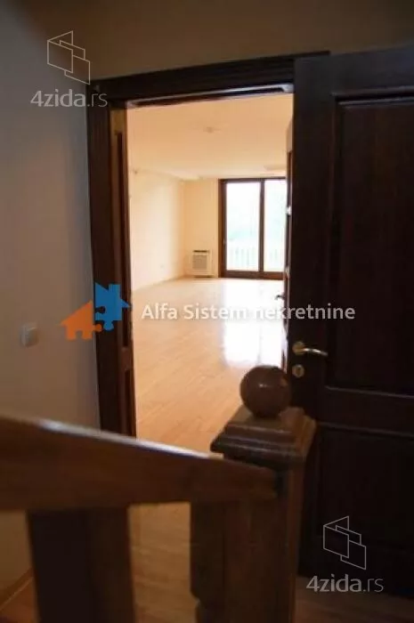 Šestosoban stan | 4zida