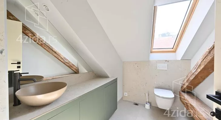 Poslovna zgrada | 4zida