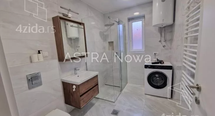 Sedmosoban stan | 4zida