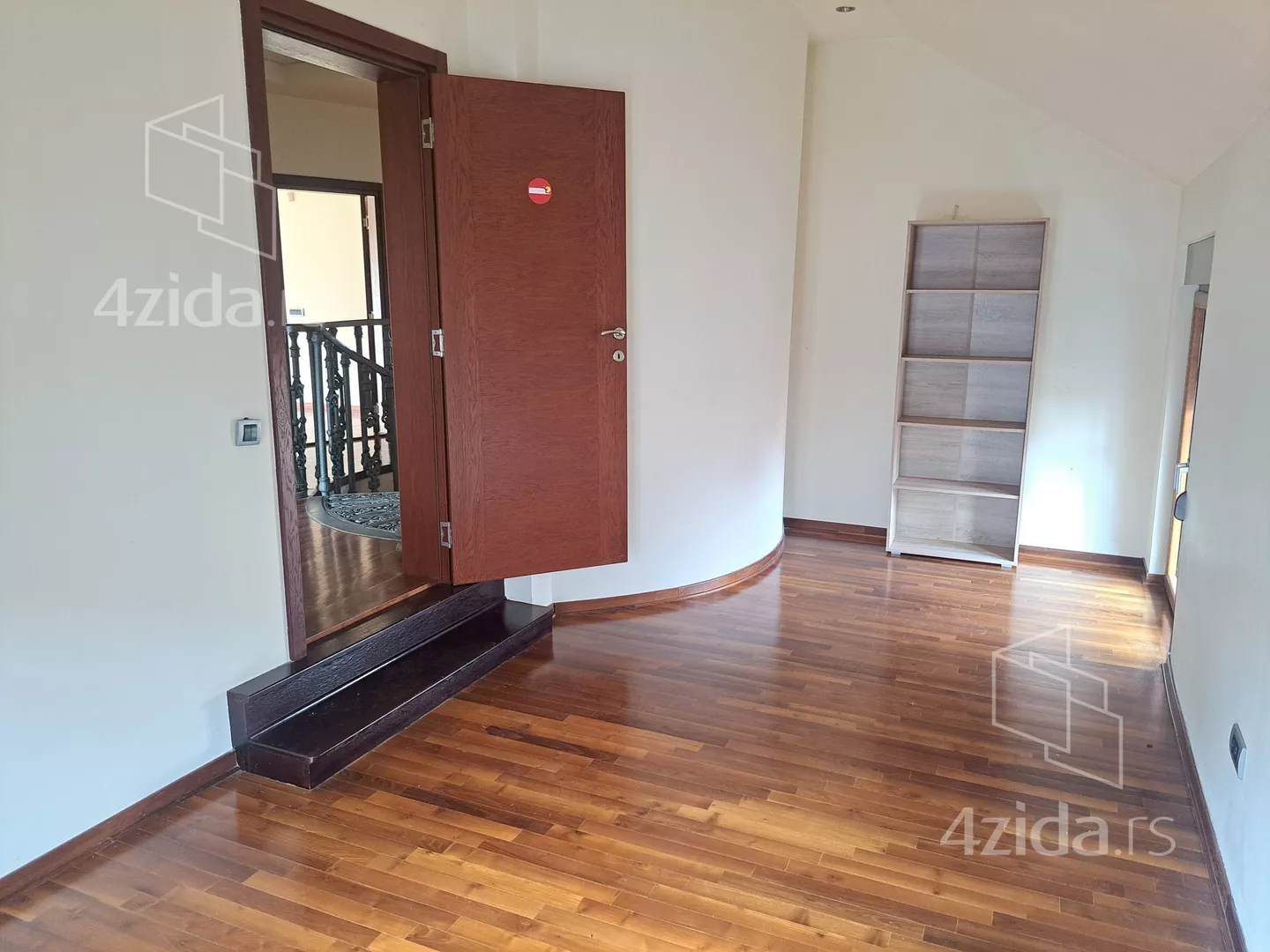 5-etažna kuća | 4zida