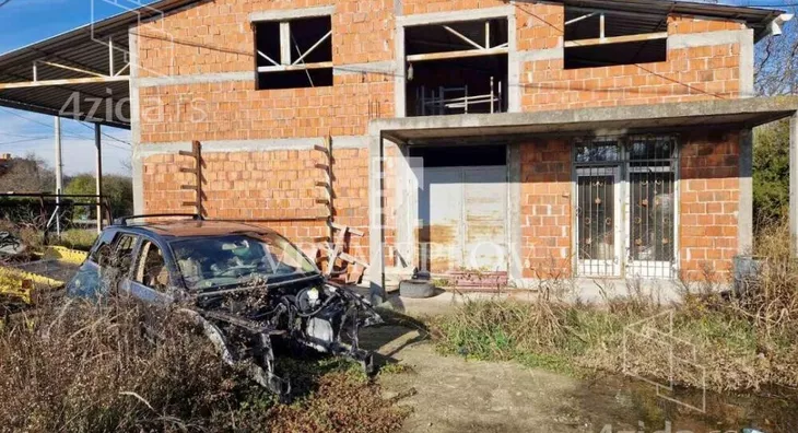 Poslovna zgrada | 4zida