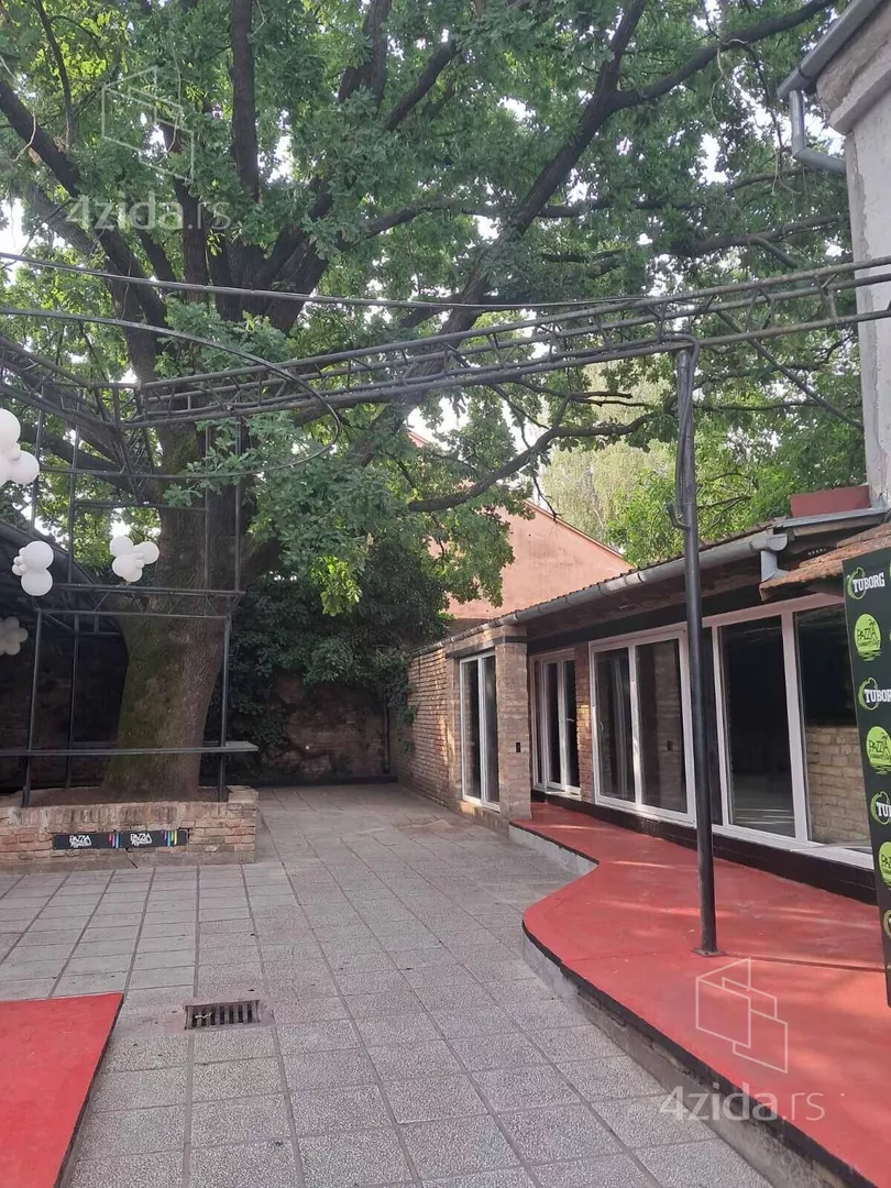 Lokal | 4zida