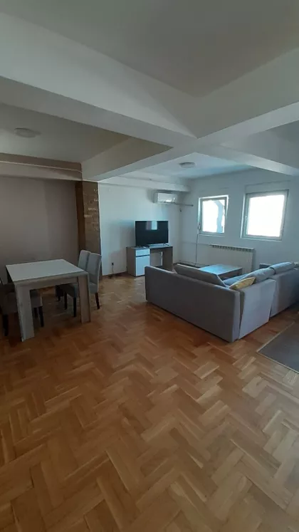 Crveni Krst Vračar | 4zida.rs