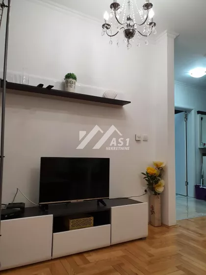 VESELINA MASLESE | 4zida.rs