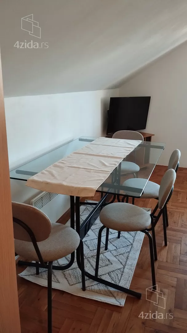 Jednoiposoban stan | 4zida