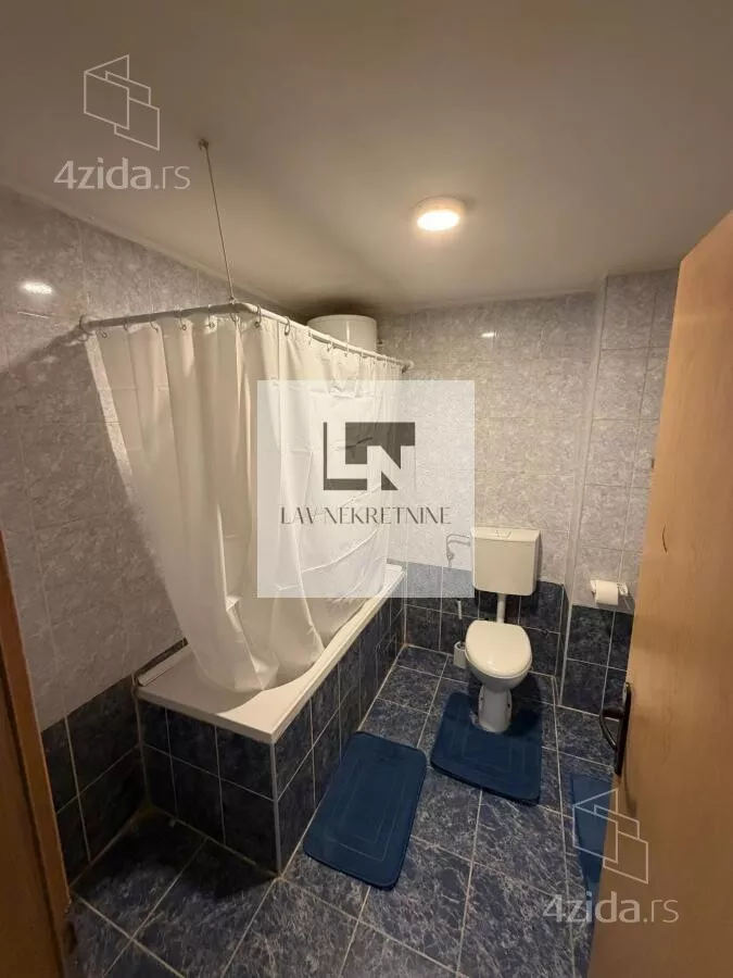 Šestosoban stan | 4zida