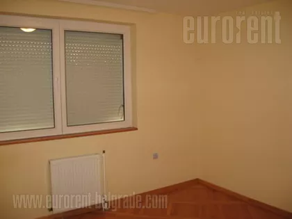 DEDINJE BELI DVOR | 4zida.rs