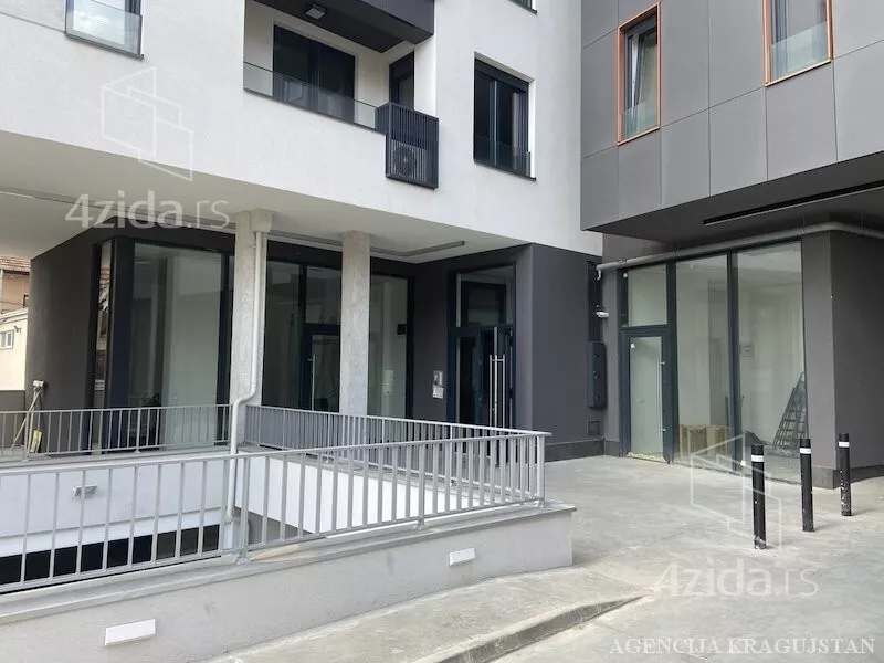 Poslovni prostor | 4zida