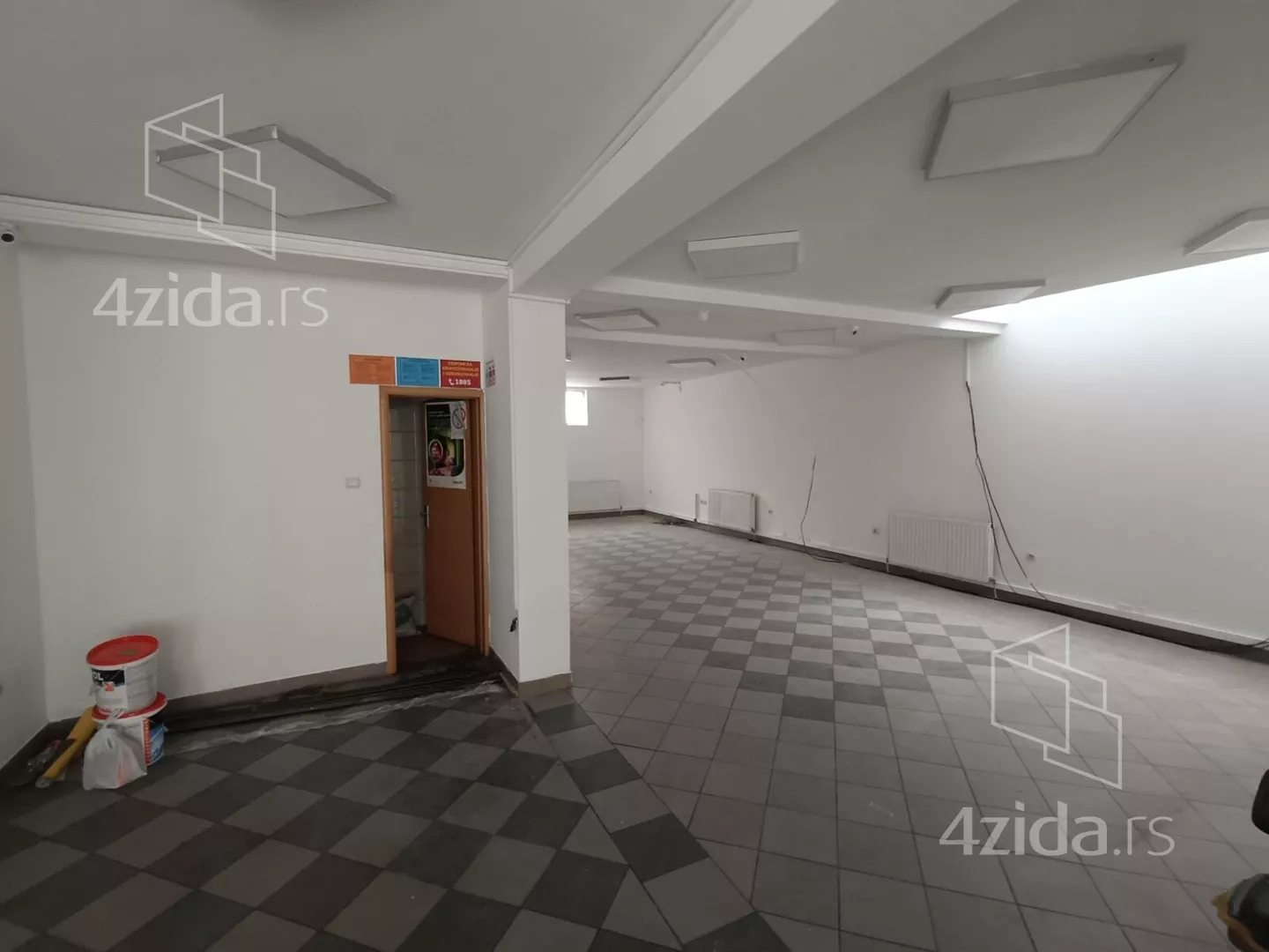 Poslovni prostor | 4zida