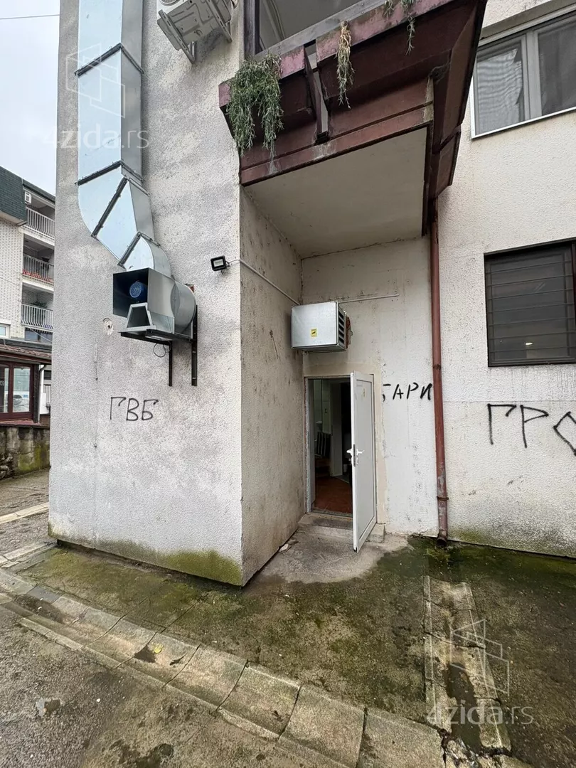 Poslovni prostor | 4zida