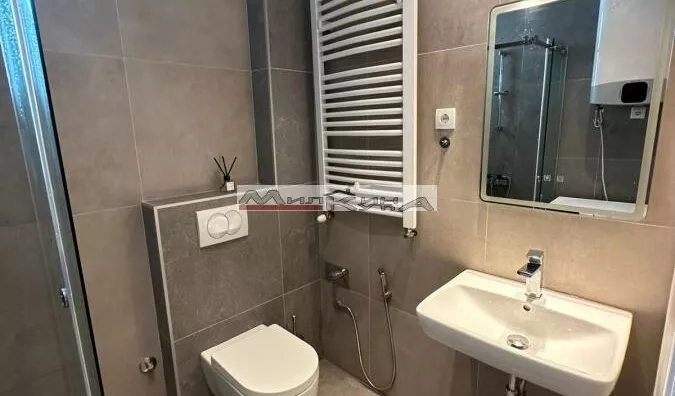 Četvoroiposoban stan | 4zida