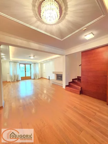 Filmski Grad | 4zida.rs