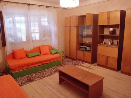 Lovćenac | 4zida.rs