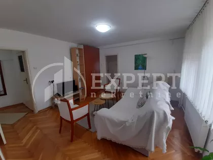 Nade Tomić | 4zida.rs