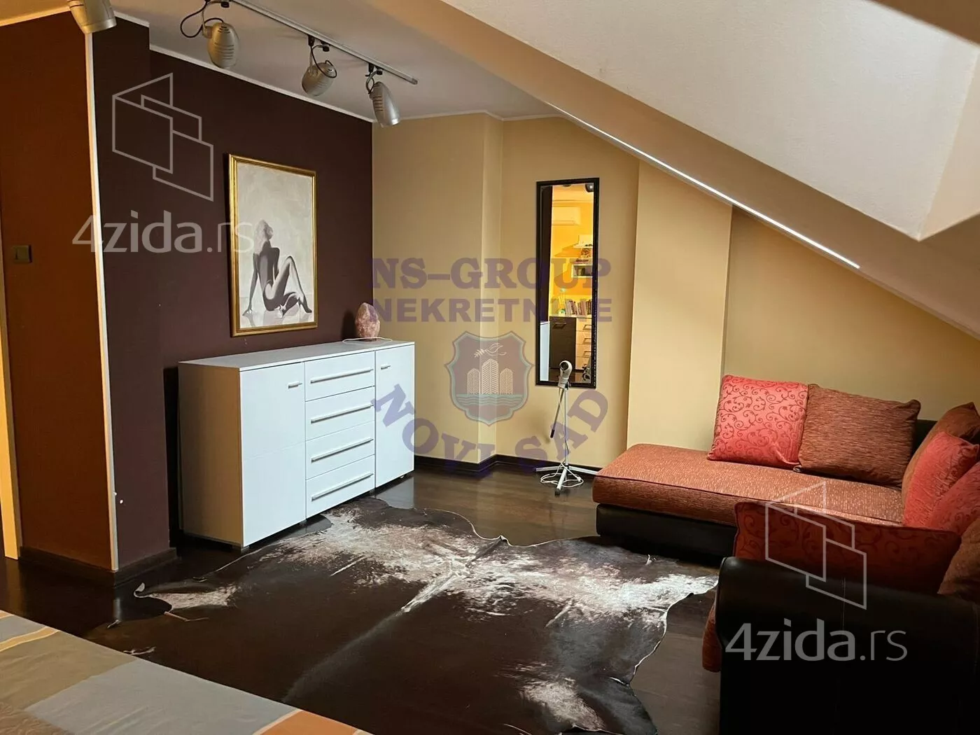 Sedmosoban stan | 4zida