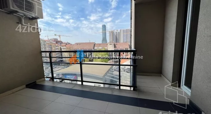 Četvoroiposoban stan | 4zida