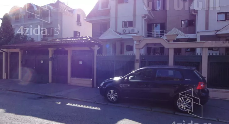 3-etažna kuća | 4zida