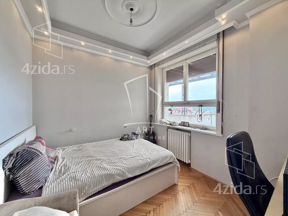 Petoiposoban stan | 4zida