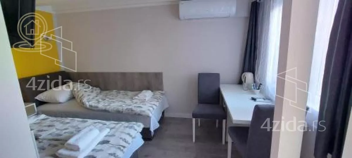 Poslovna zgrada | 4zida